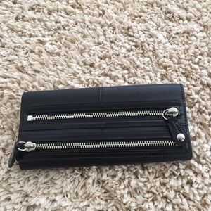 Coach ladies black wallet. Very good condition